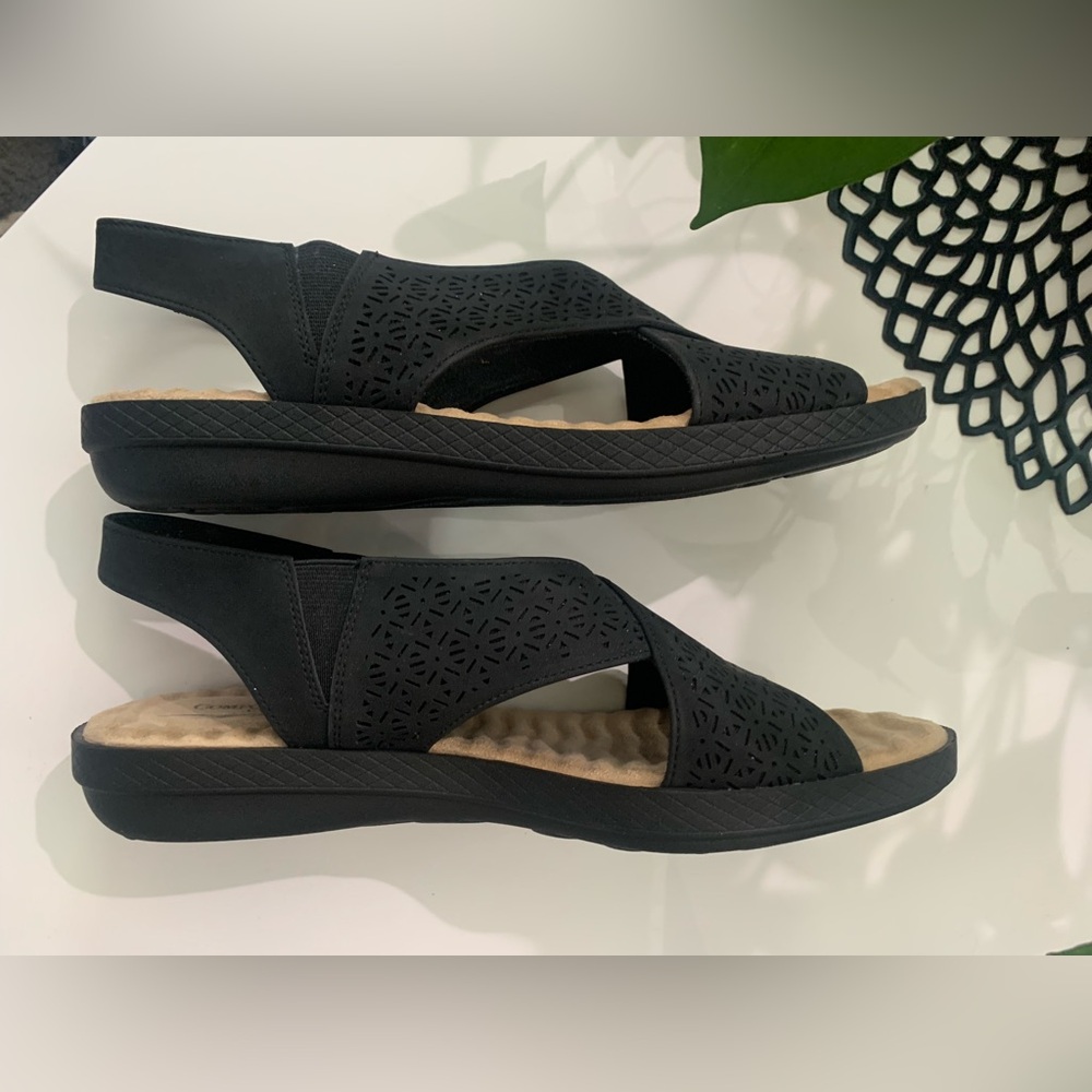 Easy Street women’s Claudia Wedge Sandal size 9, black. - Picture 6 of 10